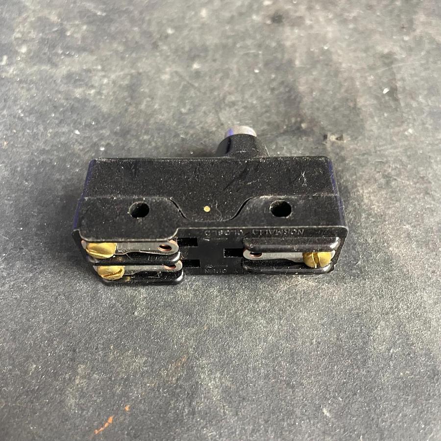 Used UNIMAX 2H D-1 MICRO SWITCH