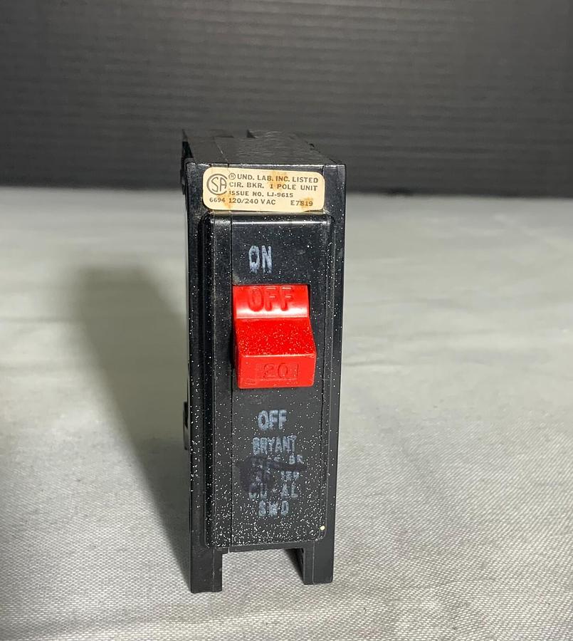 HUBELL BRYANT BR120 20 A ($19.99 OBO)