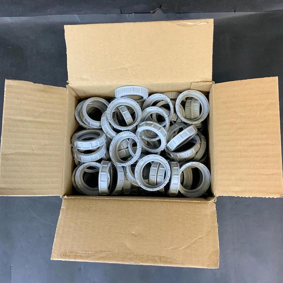 BRIDGEPORT 325 1-1/2” PLASTIC BUSHING - BOX OF 84 ($40 OBO)