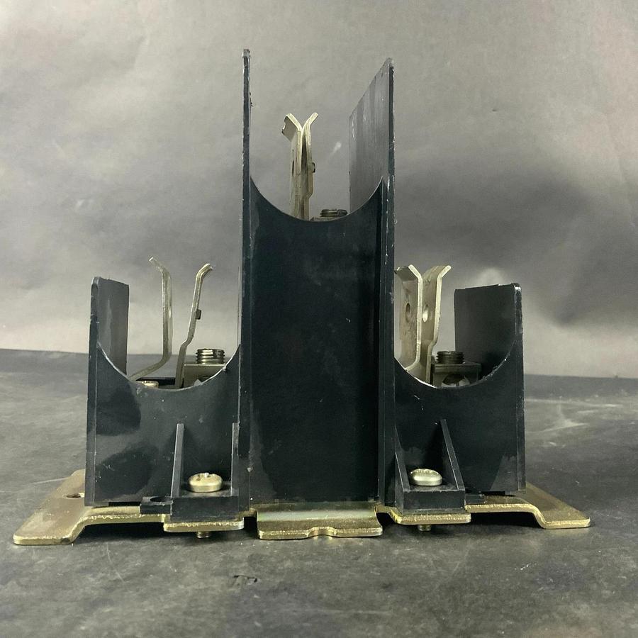 Used SQUARE D 40566-028-51 FUSE BLOCK HOLDER ($25 OBO)