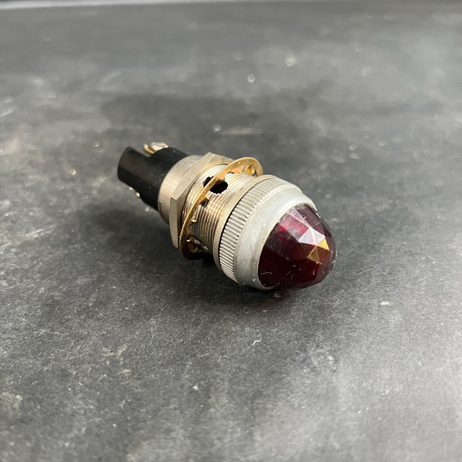 Used DIAL CO. RED 125V INDICATOR LIGHT ($10 OBO)