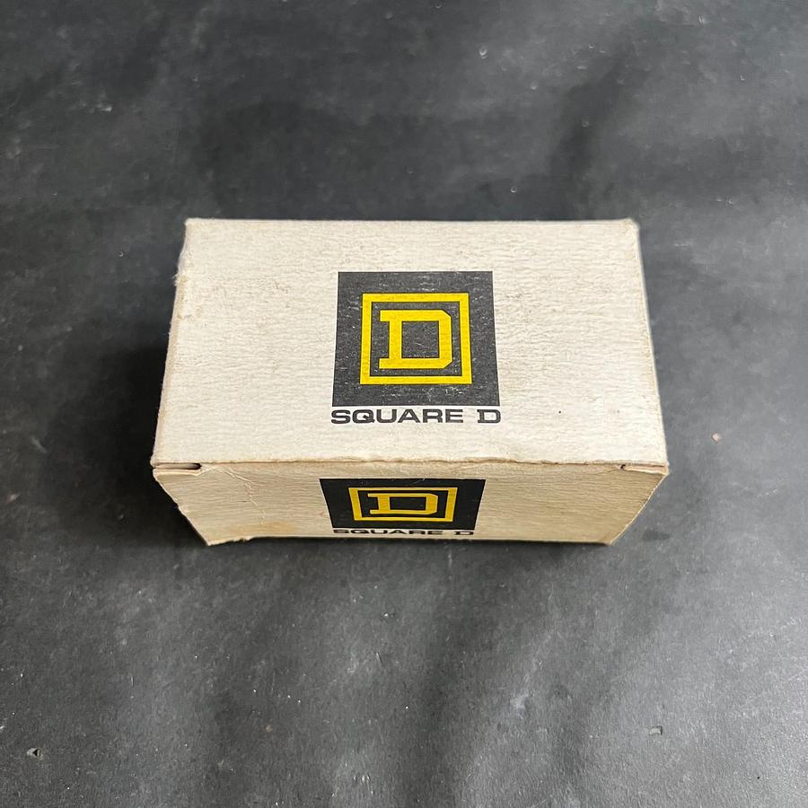SQUARE D KA-2 SERIES J GREEN PUSHBUTTON ($20 OBO)