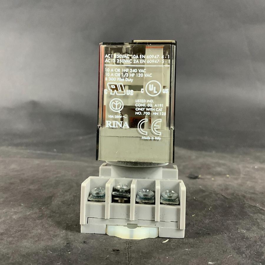 Used ALLEN BRADLEY 700-HA32A24 GENERAL PURPOSE RELAY ($17 OBO)