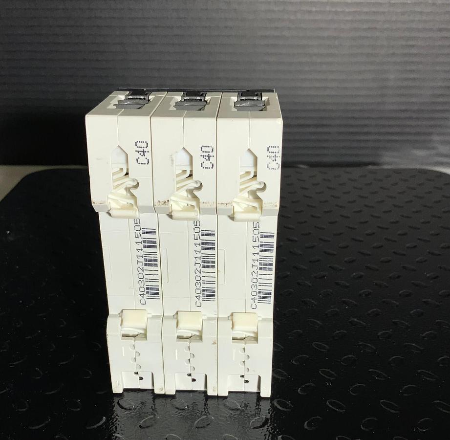 Used SIEMENS 5SY4340-7 ($89.99 OBO)