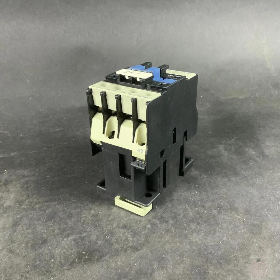 Used TELEMECANIQUE LC1-D1810-P7 CONTACTOR ($20 OBO)