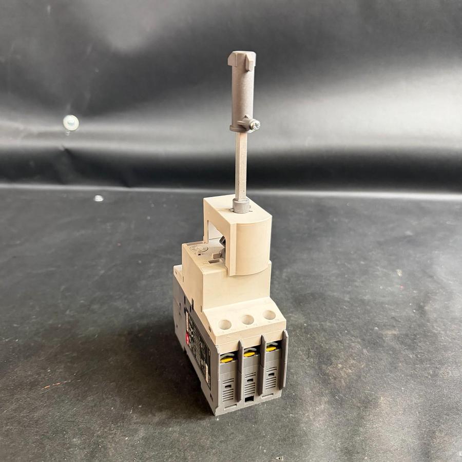 Used LS ELECTRIC MMS-32H STARTER W/ EXTENDED SHAFT ($40 OBO)