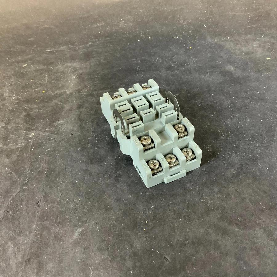 Used SQUARE D 8501 NR82 RELAY SOCKET ($10 OBO)
