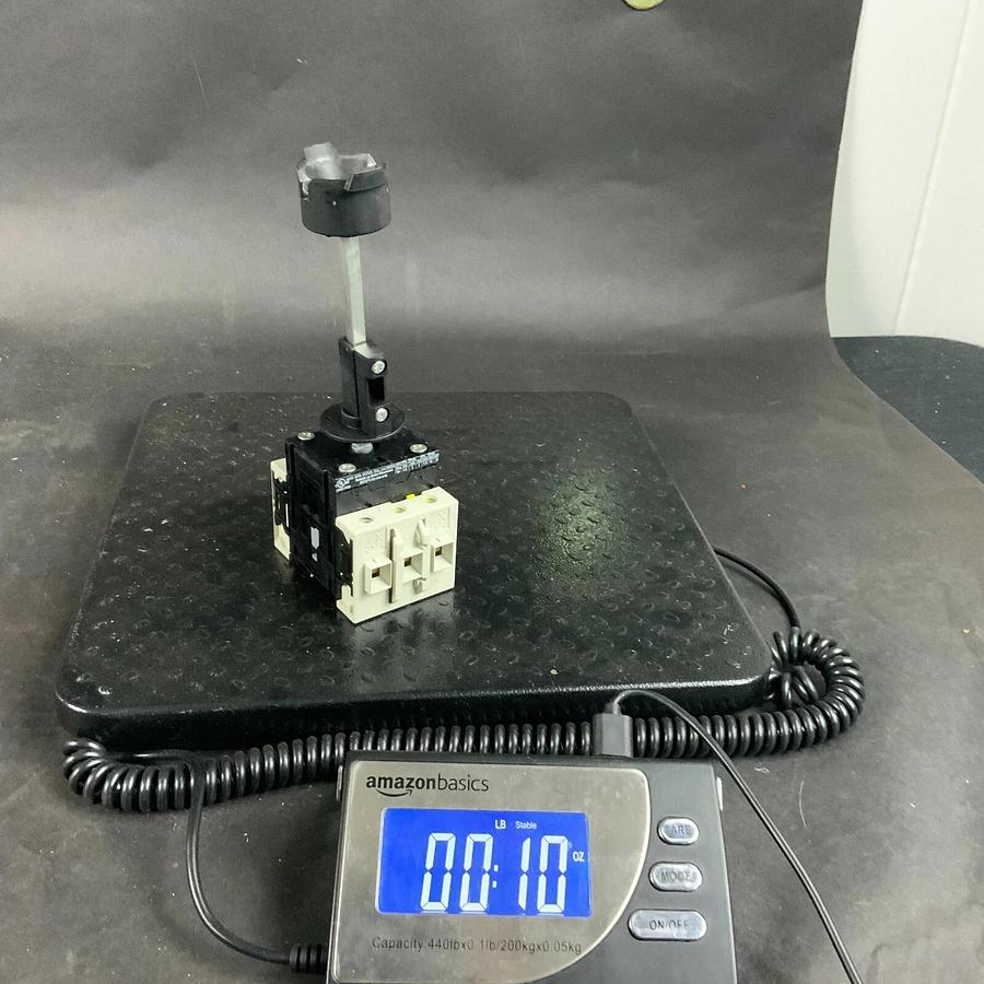 Used BACO CONTROLS 172200 DISCONNECT SWITCH ($ 30 OBO)