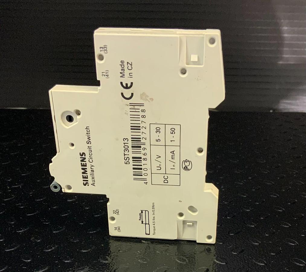 Used SIEMENS 5ST3013 ($34.99/ EACH OBO)
