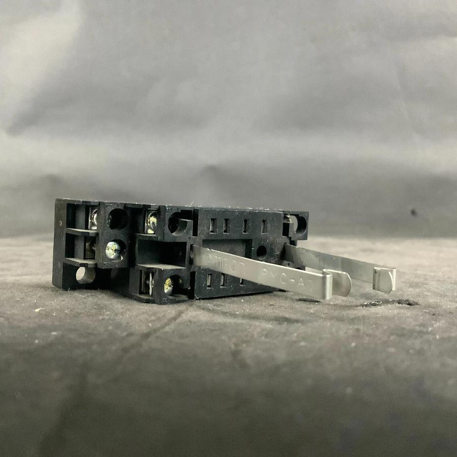 Used OMRON RELAY SOCKET 0641EW1 ($8 OBO)