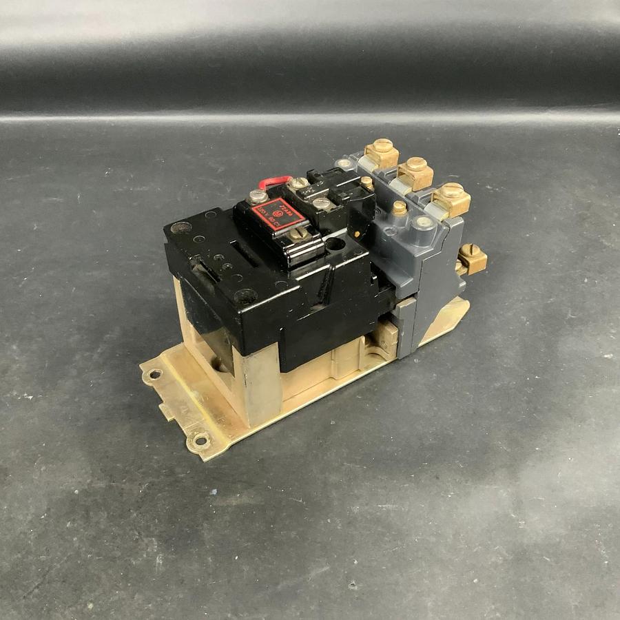 Used ALLEN BRADLEY 702-BOD92 CONTACTOR ($25 OBO)