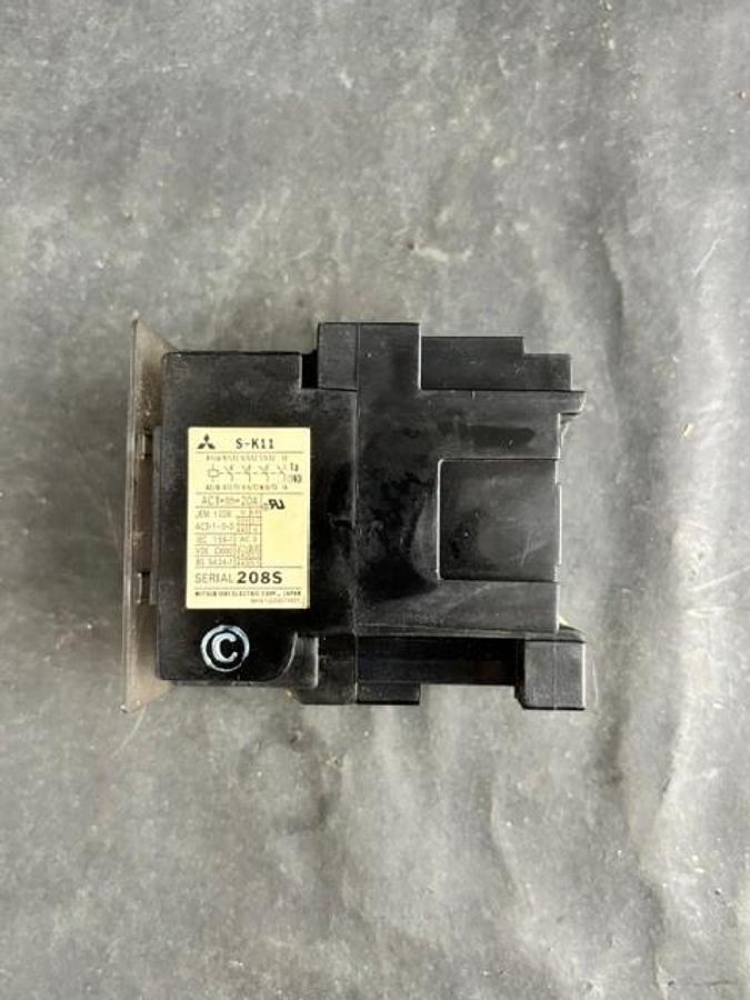 Used MITSUBISHI S-K11 CONTACTOR