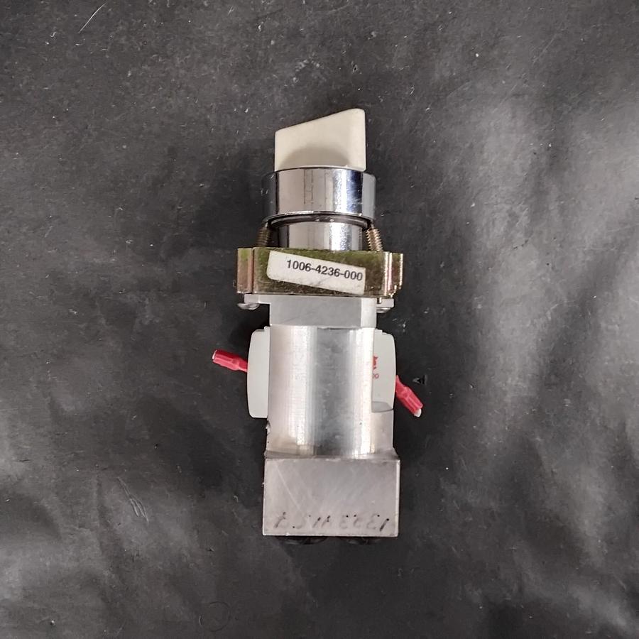 Used BACO 23E01 CONTACT BLOCK W/ PUSHBUTTON SWITCH ($28 OBO)