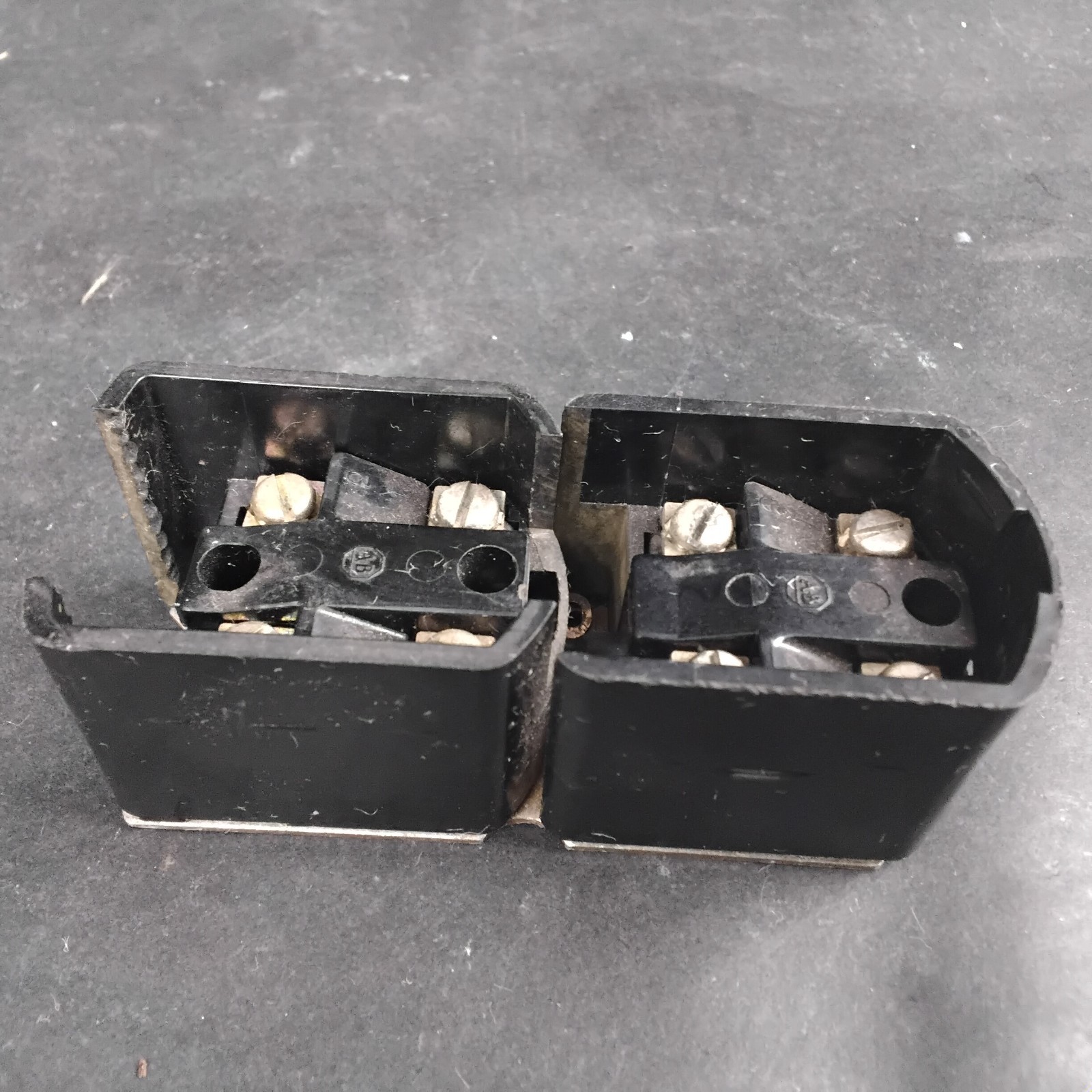 Used ALLEN BRADLEY X-232418 PLUG-IN LIMIT SWITCH ($18 OBO)