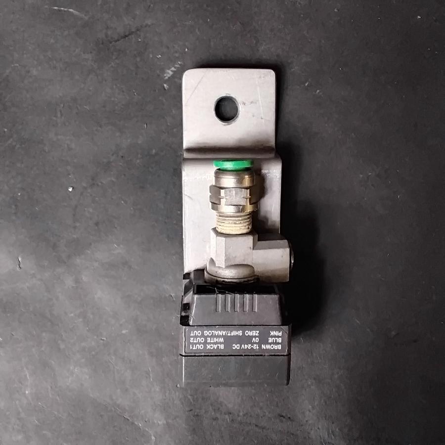 Used KEYENCE AP-C30K DIGITAL PRESSURE SENSOR ($30 OBO)