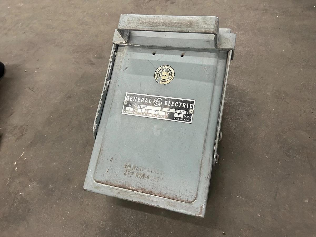 Used BUSS PLUG - General Electric - FL-361 ($75 OBO)