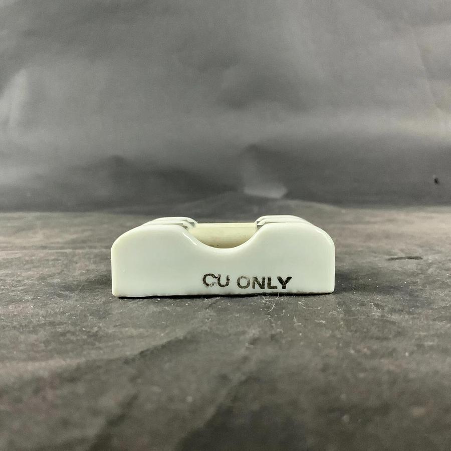 Used BUSSMANN PORCELIN FUSE HOLDER CU ONLY ($10 OBO)