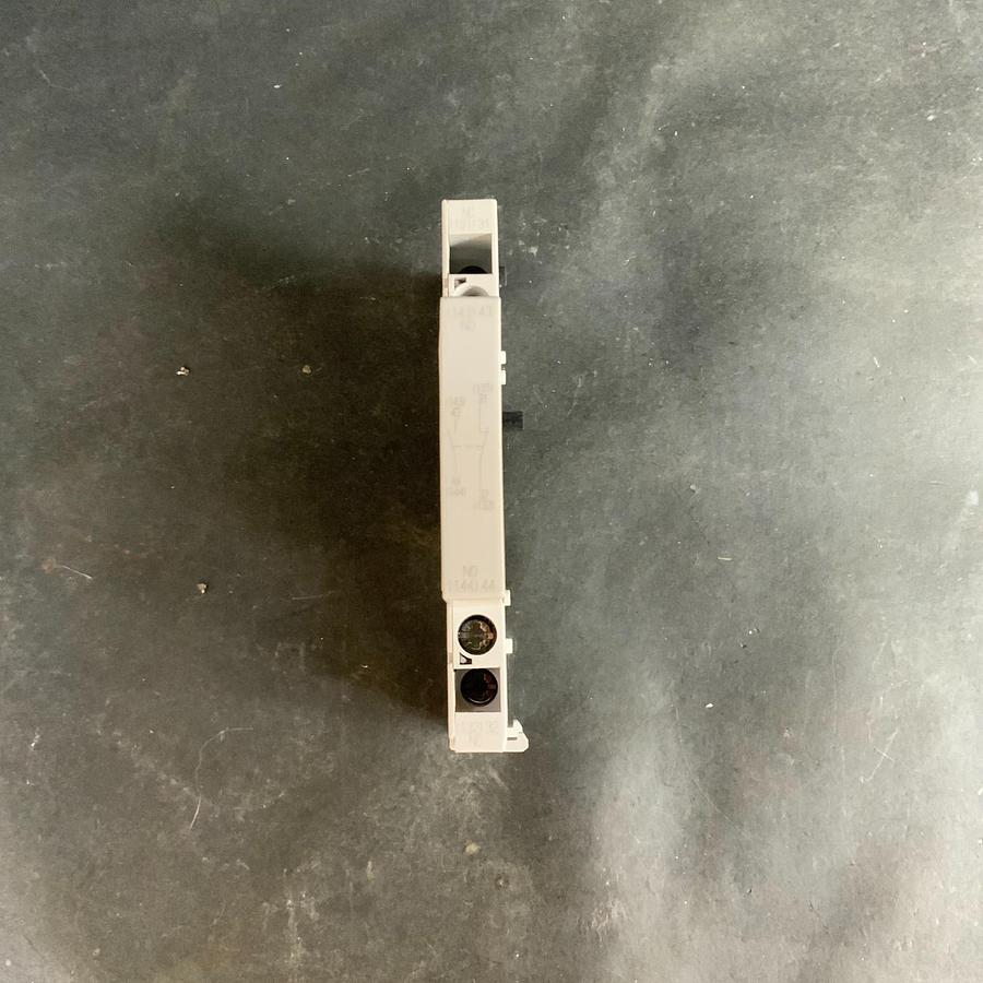 Used GENERAL ELECTRIC GPAC11LLA AUX CONTACT BLOCK IEC 690V ($15 OBO)