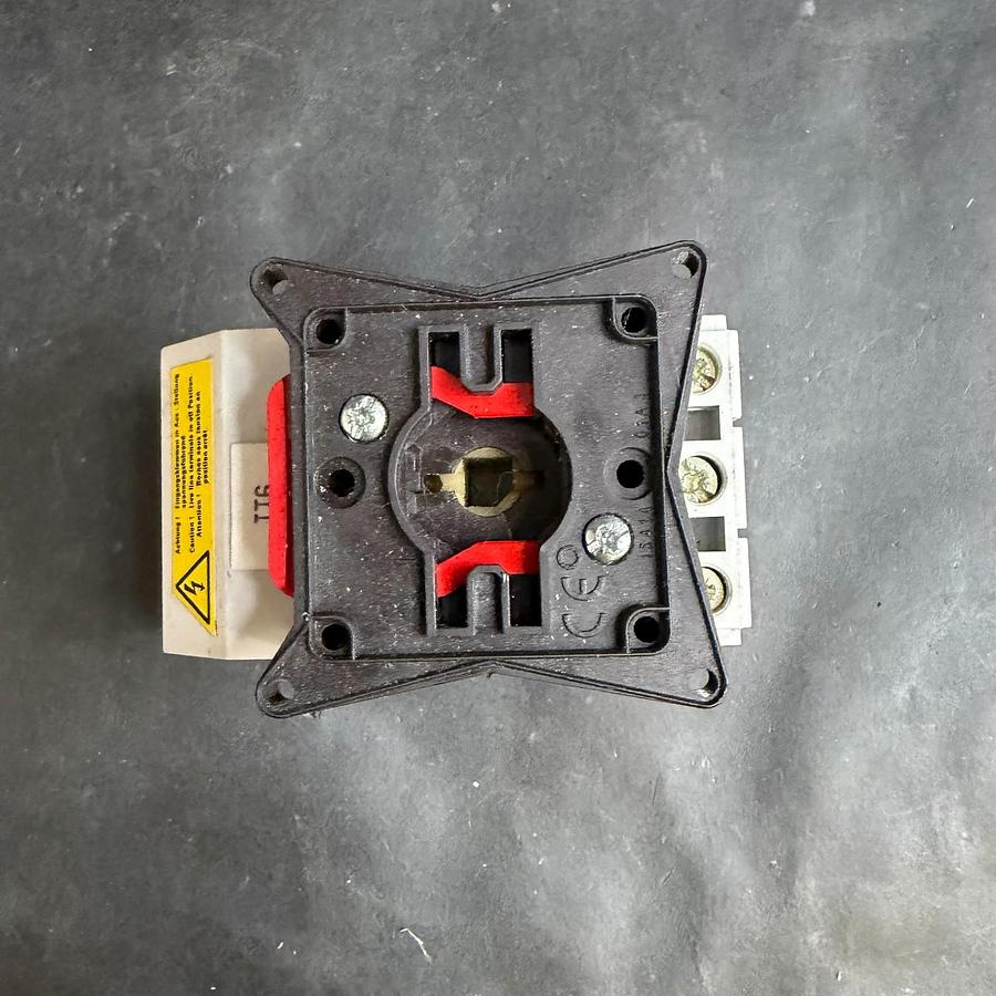 Used SCHNEIDER ELECTRIC V1 SWITCH BODY ($35 OBO)