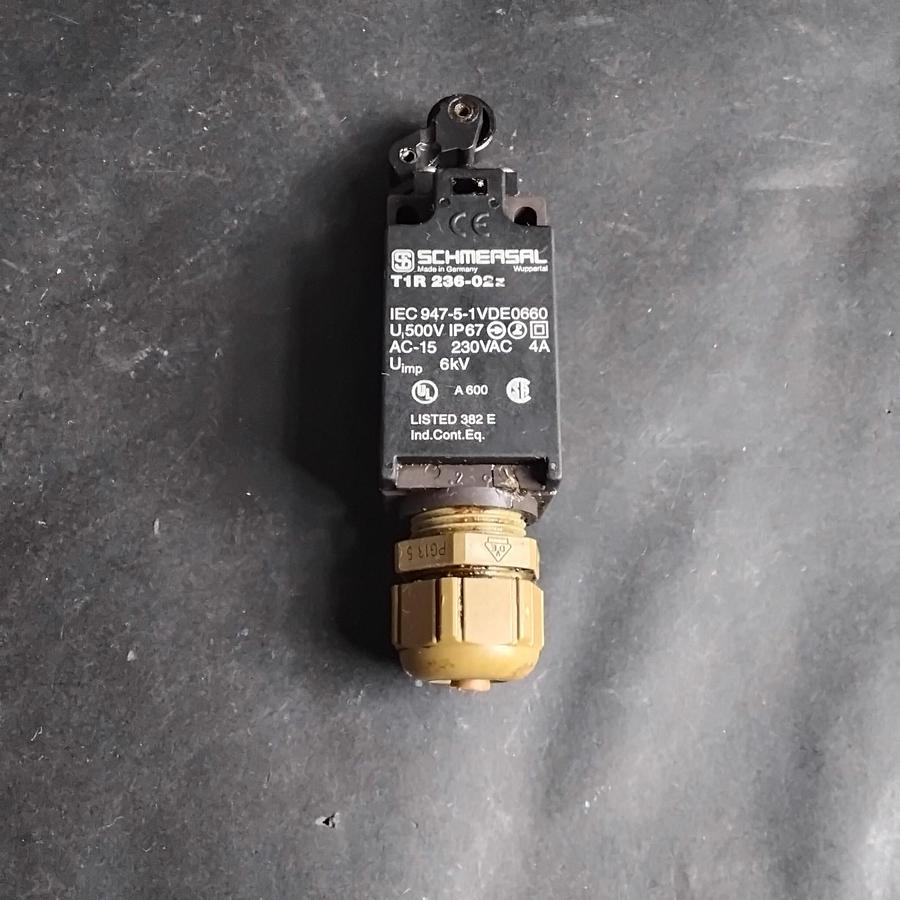 Used SCHMERSAL T1R 236-02Z LIMIT SWITCHES ($30 OBO)