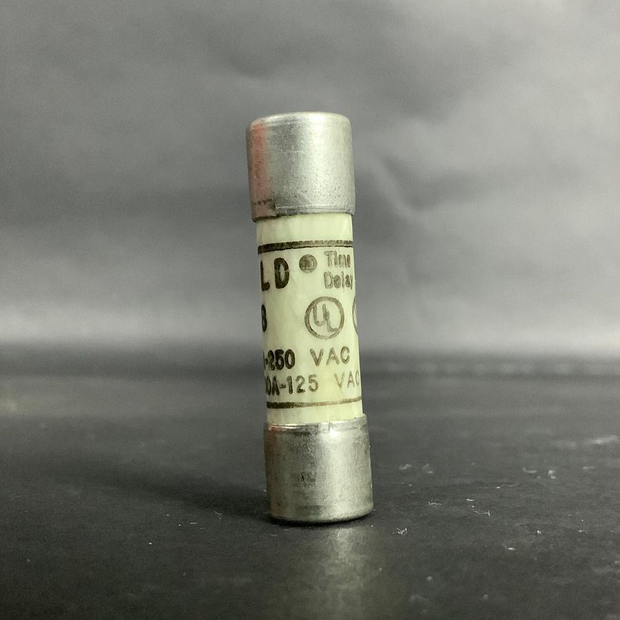 Used FERRAZ SHAWMUT GFN8 MIDGET FUSE - SET OF 4 ($12 OBO)