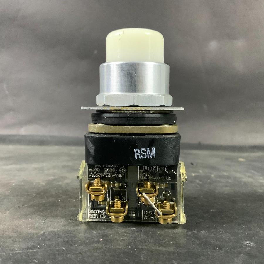 Used ALLEN BRADLEY 800T-PT16 WHITE PUSHBUTTON ($30 OBO)