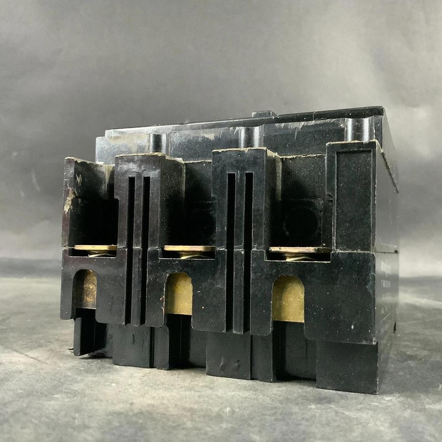 Used WESTINGHOUSE TE32070 CIRCUIT BREAKER ($50 OBO)