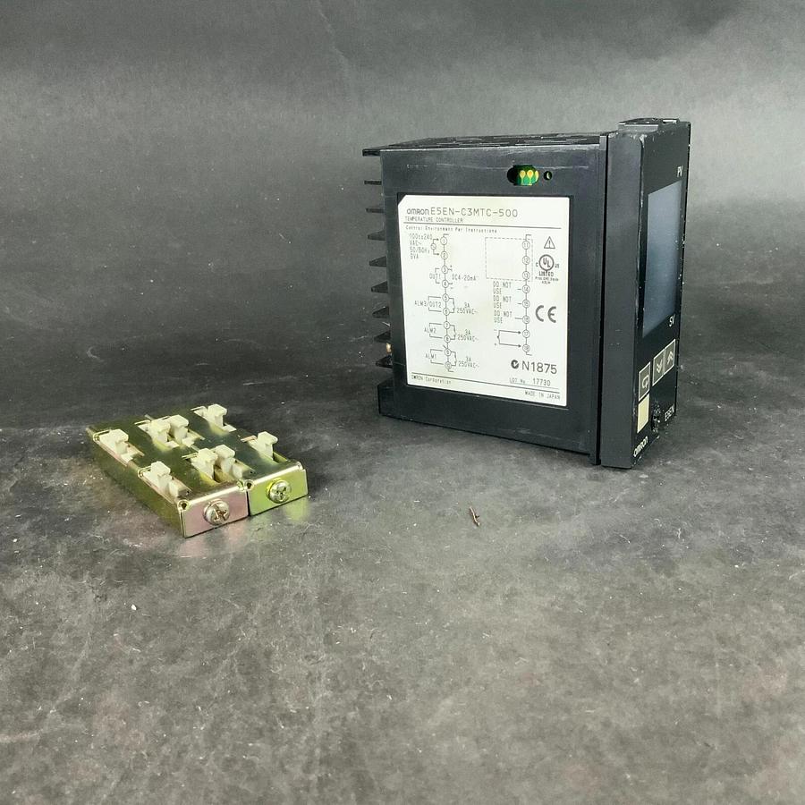 Used OMRON E5EN-C3MTC-500 TEMPERATURE CONTROLLER ($50 OBO)