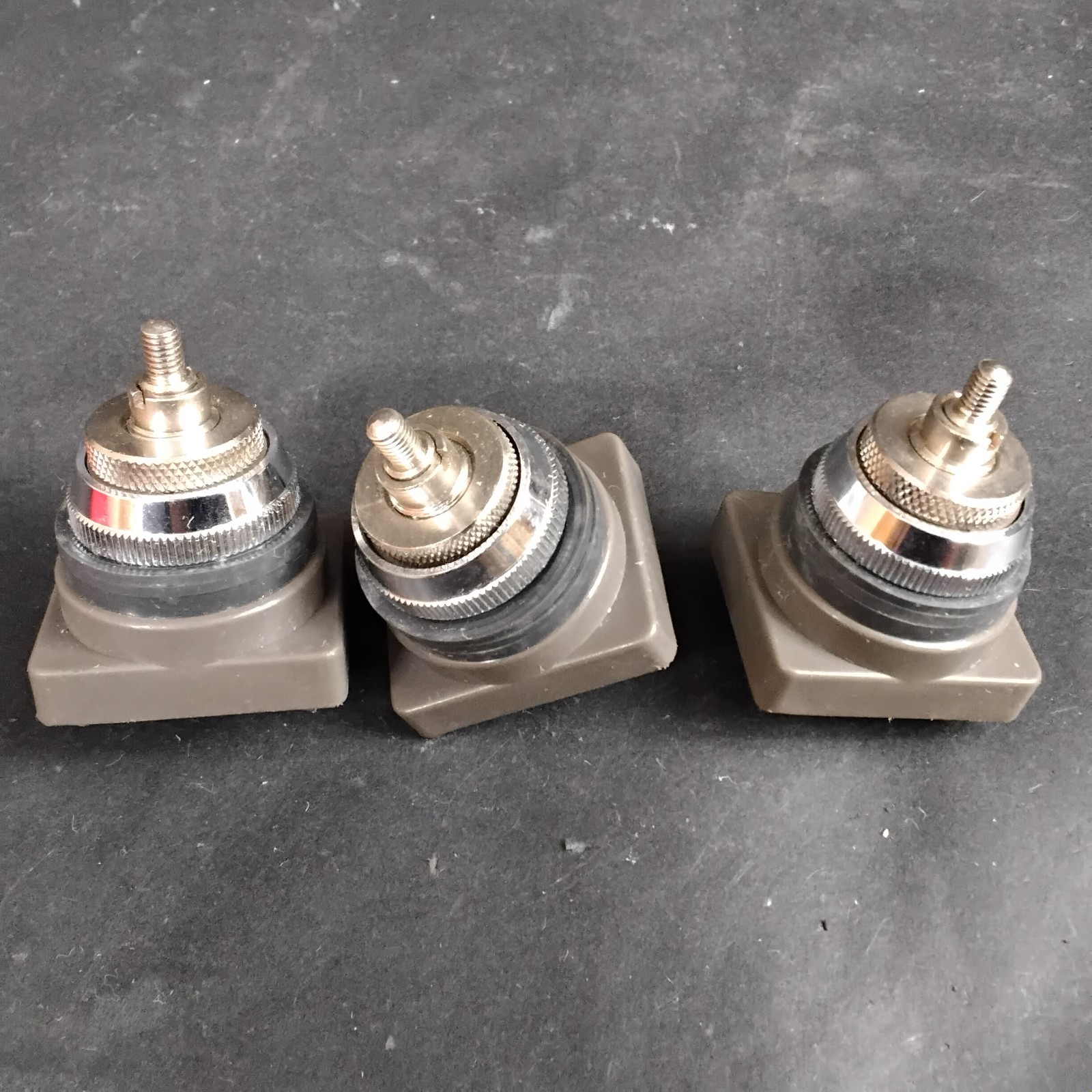 Used IDEC ATS2100 PUSHBUTTON SWITCH ($12/EACH OBO)