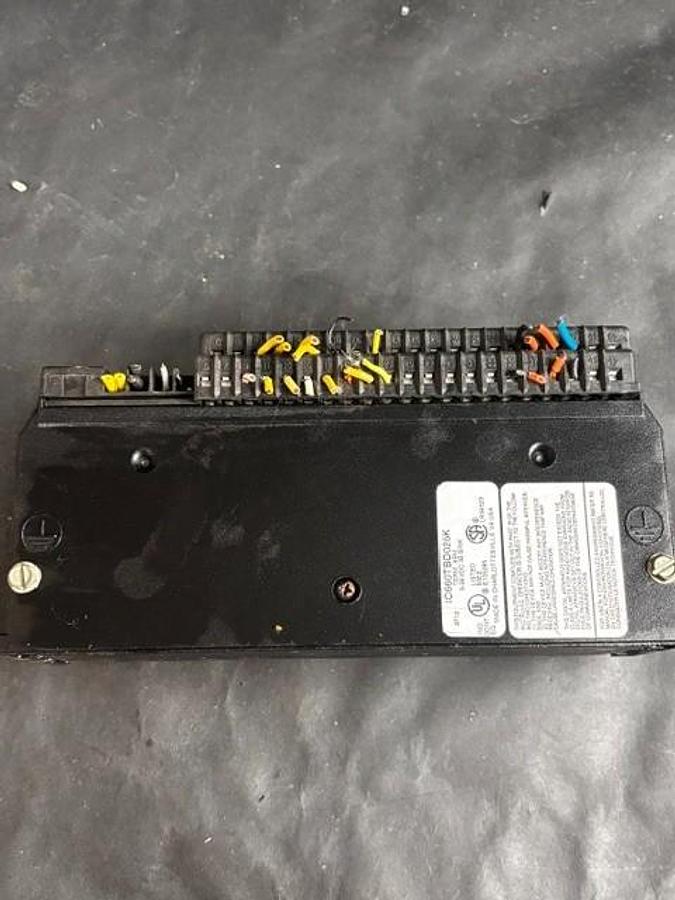 Used GE FANUC IC660BBD025 I/O BLOCK