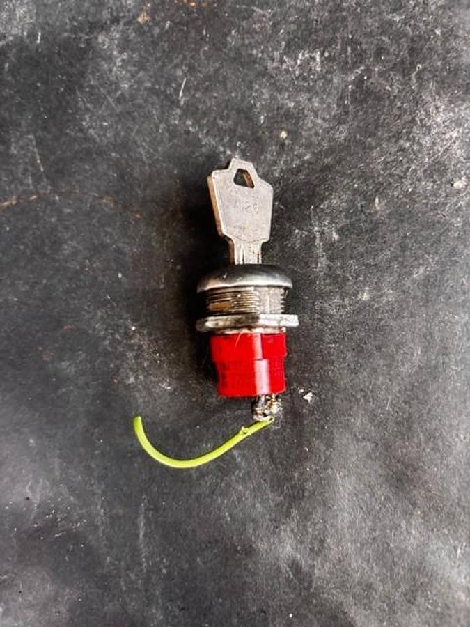 Used C&K 121 Y SERIES KEY SWITCH ($8 OBO)