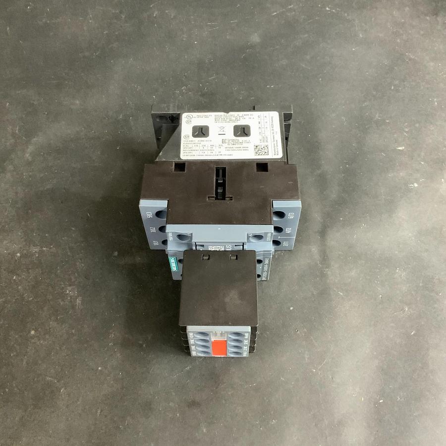 Used SIEMENS 3RT2026-1AK64-3MA0 CONTACTOR ($75 OBO)