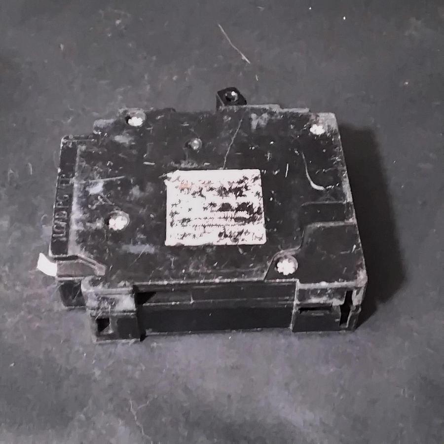 Used SIEMENS QF120AN CIRCUIT BREAKER ($18.60 OBO)