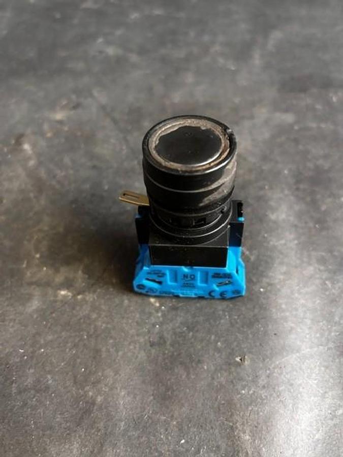Used IDEC HW-G10 PUSHBUTTON SWITCH ($10 OBO)