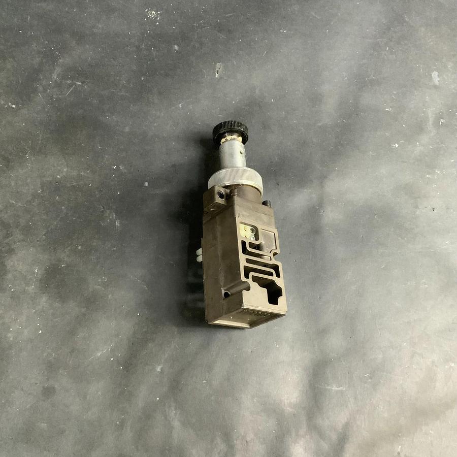 Used ASCO NUMATICS 081RS100J PNEUMATIC REGULATOR ($10 OBO)