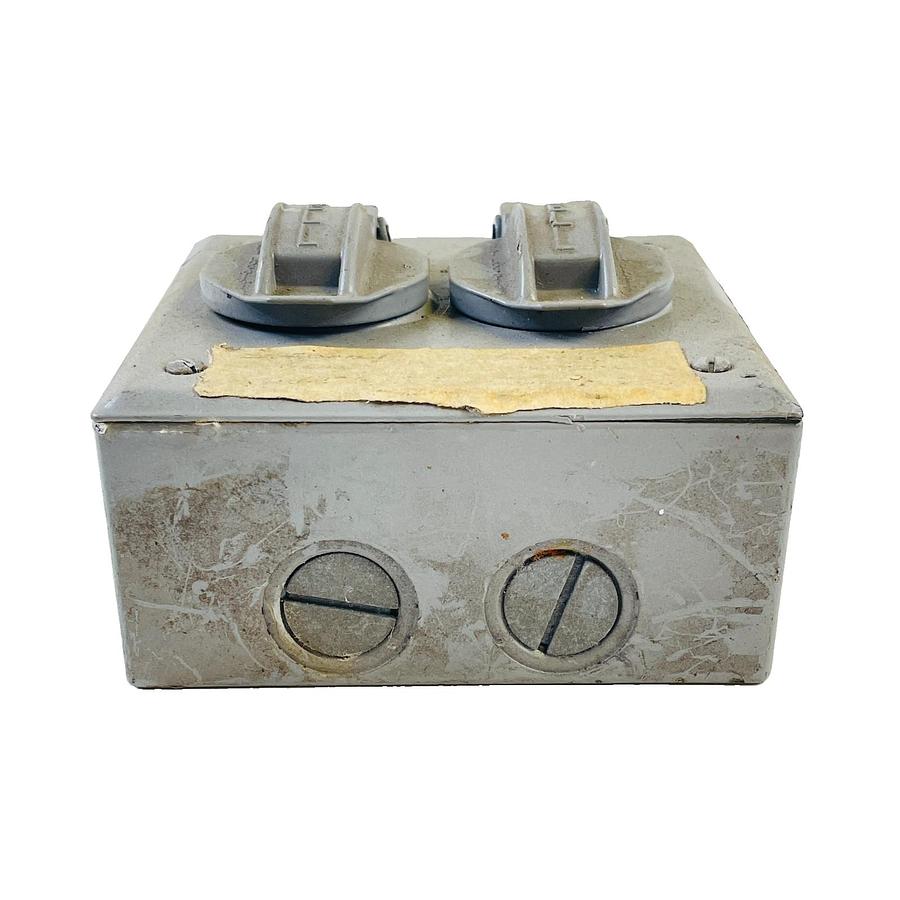 Used BELL 5337-0 2 GANG WEATHERPROOF OUTLET BOX DUAL SPRING DOOR COVER 1/2 IN