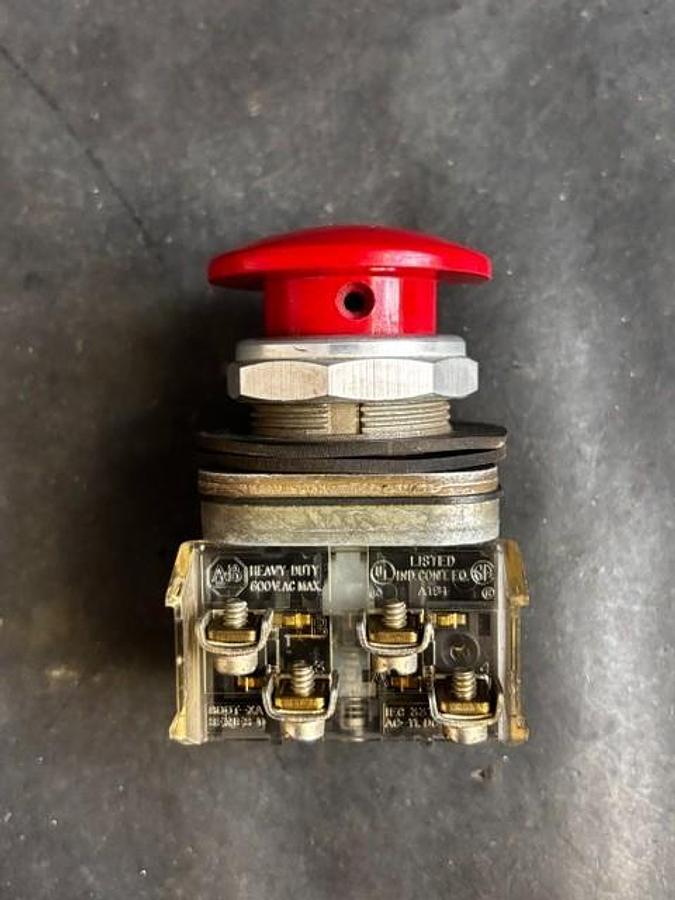 Used ALLEN BRADLEY 800T-FRXTQH24RA1 PUSHBUTTON SWITCH ($15 OBO)