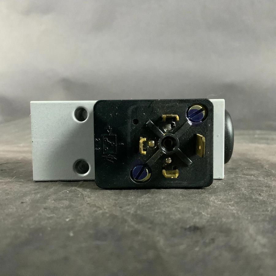 FESTO PEV-1/4-B PRESSURE SWITCH ($45 OBO)