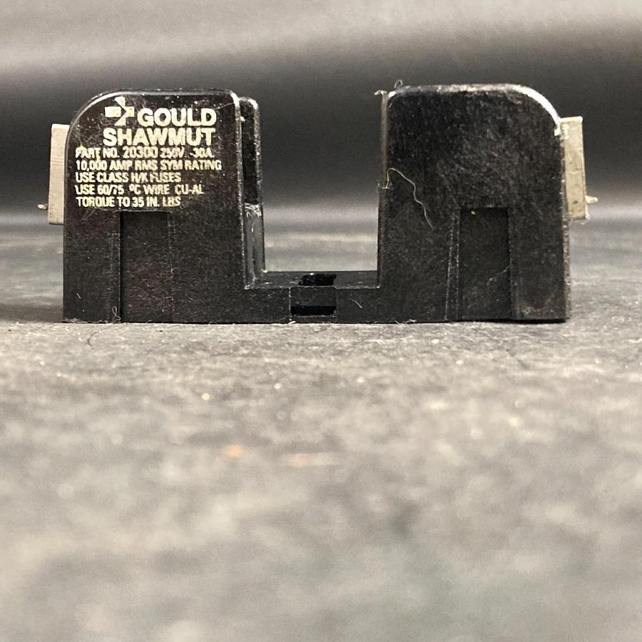Used GOULD SHAWMUT FUSE HOLDER 30AMP 250V ($5 OBO)