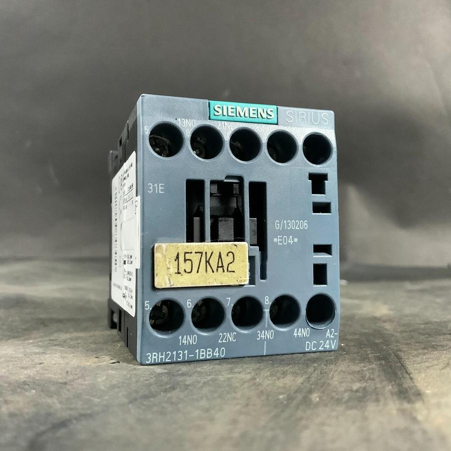 Used SIEMENS 3RH2131-1BB40 CONTACTOR ($35 OBO)