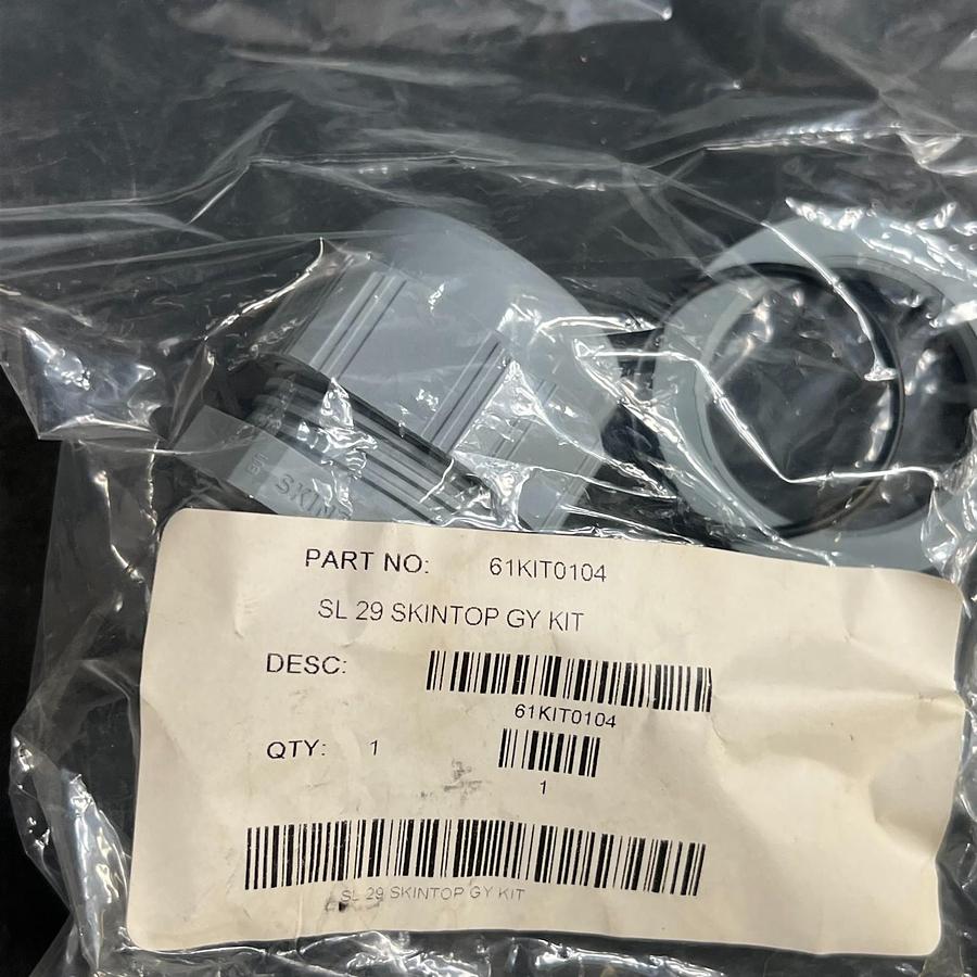 SKINTOP 61KIT0104 CONNECTOR ($13 OBO)