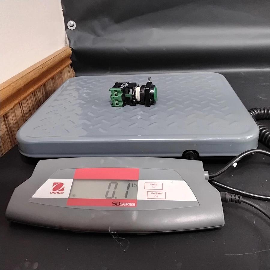 Used TELEMECANIQUE DA10 GREEN PUSHBUTTON ($15 OBO)