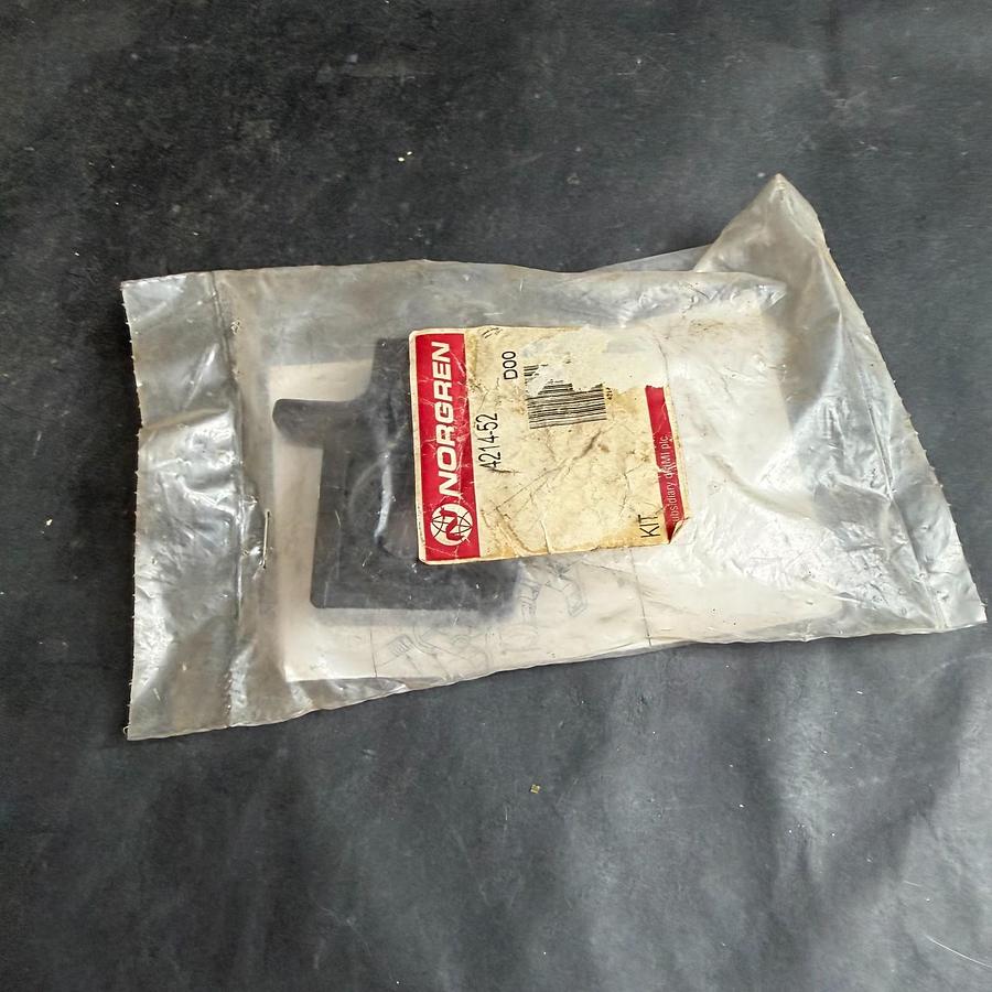 Used NORGREN 4214-52 MOUNTING QUICK CLAMP ($15 OBO)