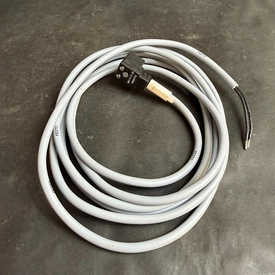 Used FESTO KME-1-24-2.5-LED PLUG CONNECTOR ($30 OBO)