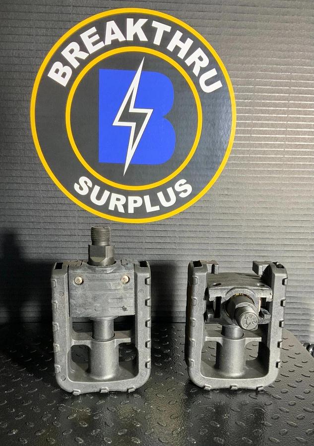 Used FAT CAT FOLDING BICYCLE PEDALS ($5/PAIR OBO)