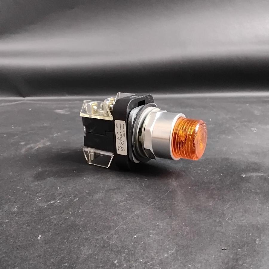 Used ALLEN BRADLEY 800T-QTH24A ORANGE PUSHBUTTON ($45 OBO)