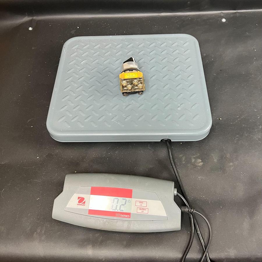 Used ALLEN BRADLEY 800T-J2 SER N SELECTOR SWITCH ($27 OBO)