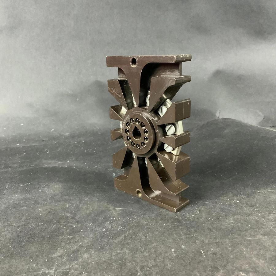 Used AMPHENOL 146-817 RELAY SOCKET ($9 OBO)