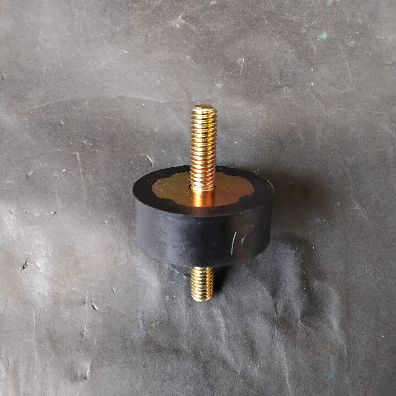 Used 2NPC6  RUBBER VIBRATION ISOLATOR ($7 OBO)
