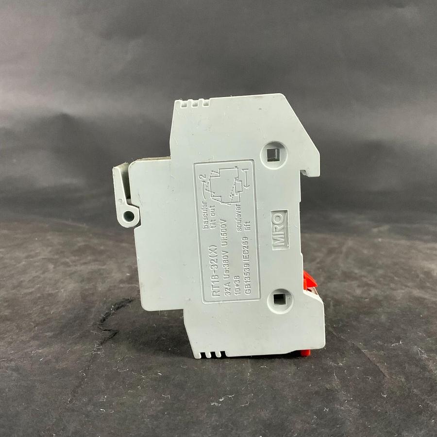 Used MRO STOP RT18-32X FUSE HOLDER BASE ($10 OBO)